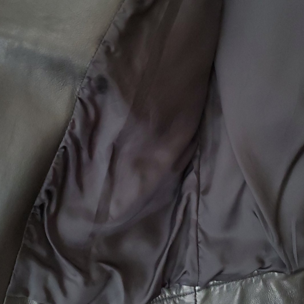 Leather jacket - Picture 4 of 11